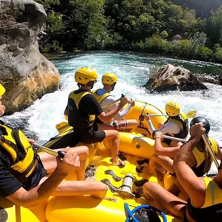 Andrea: Spacious 5-bedroom Retreat With Pool And Recreation Poljica (Makarska)