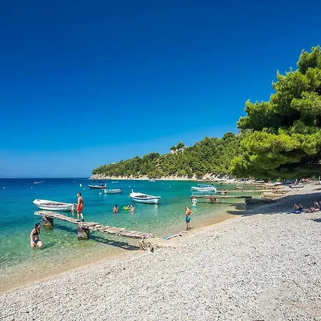 Vila Andrea: Spacious 5-bedroom Retreat With Pool And Recreation