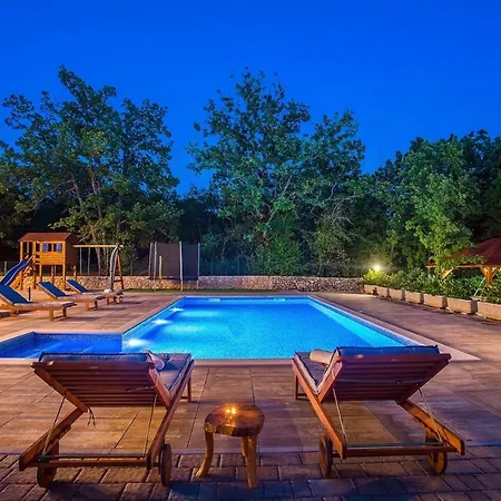 Villa Andrea With 5 Bedrooms, 50 Sqm Private Pool, A Fun Zone With Pro 9 Pool Table, Outdoor Playground Poljica (Makarska)
